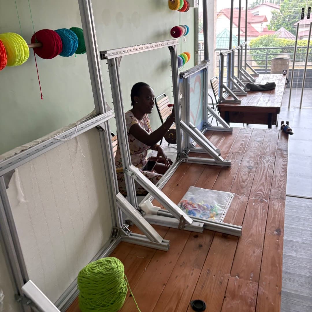Tufting Workshop with Yarn and Frame in Accra, East Legon view 3